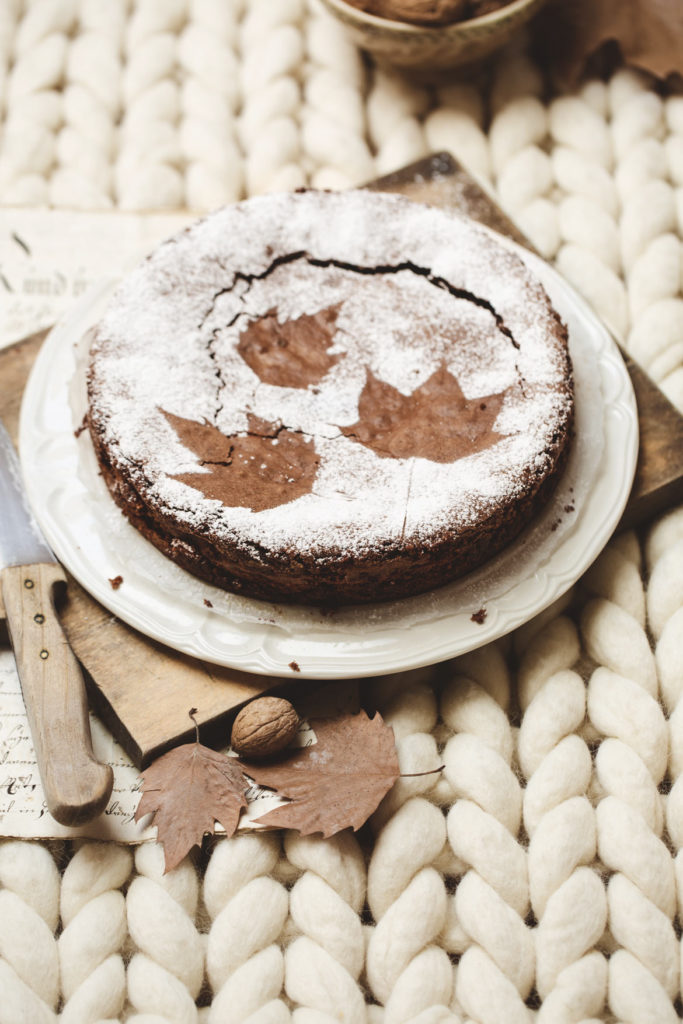 gâteau au chocolat, gâteau d'automne, automne, cuire, feuilles sur le gâteau, emmeküche, gwiegabriela, gabriela schneider, 